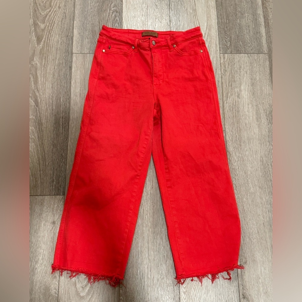 Judy Blue Tummy Control Cropped Denim Jeans​ - Picture 3 of 8